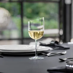 Villeroy & Boch NewMoon Wittewijnglas 4-pack -Villeroy & Boch 44502 01 04 f9f2f07806 scaled